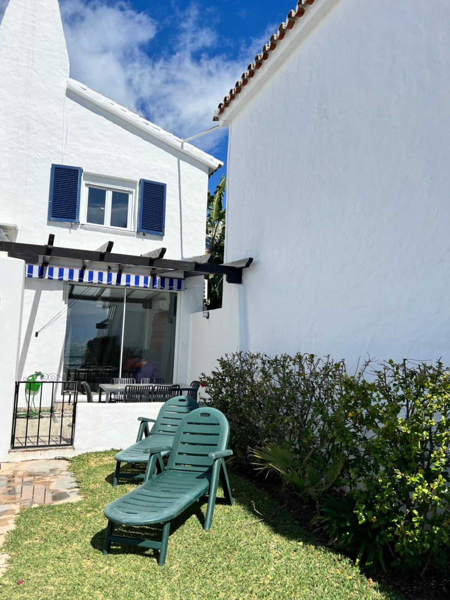 Newly Renovated 2 Bedroom Beachfront House Sitio de Calahonda Exterior photo