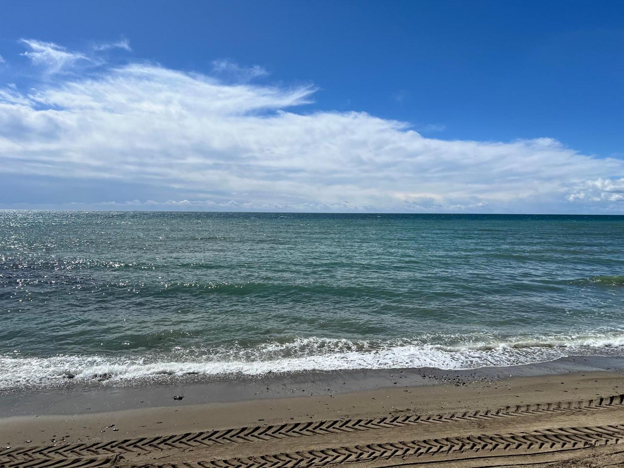 Newly Renovated 2 Bedroom Beachfront House Sitio de Calahonda Exterior photo